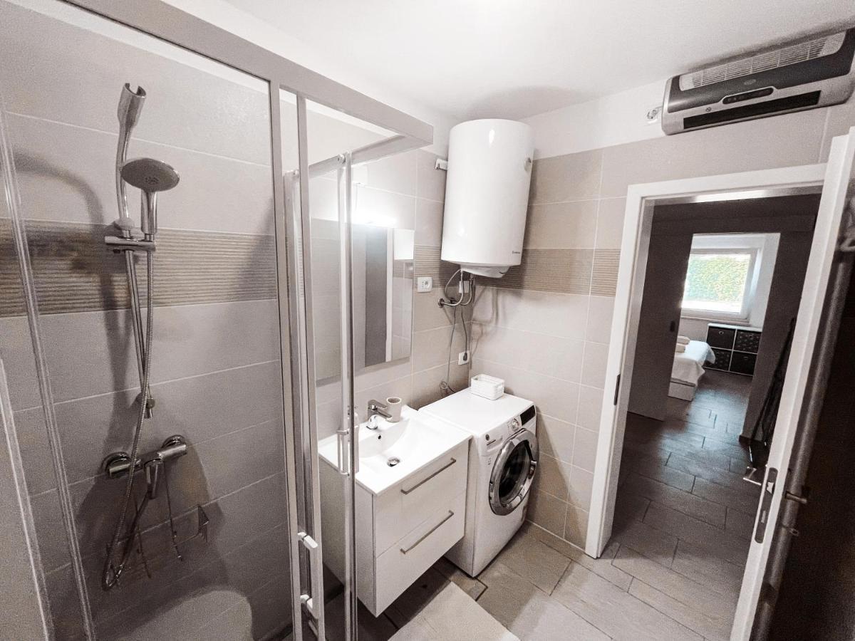 Zgornje Skofije Riad Apartments מראה חיצוני תמונה