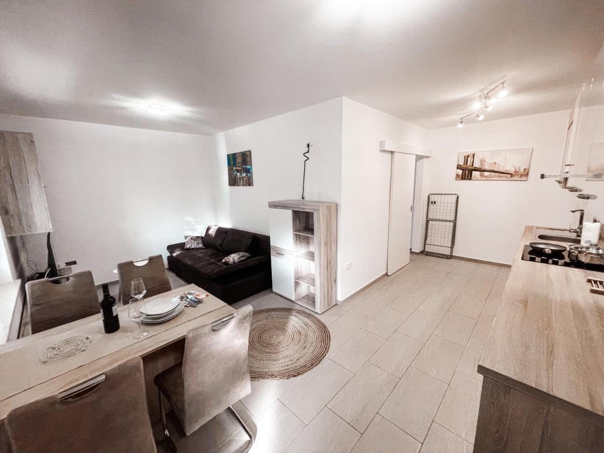 Zgornje Skofije Riad Apartments מראה חיצוני תמונה