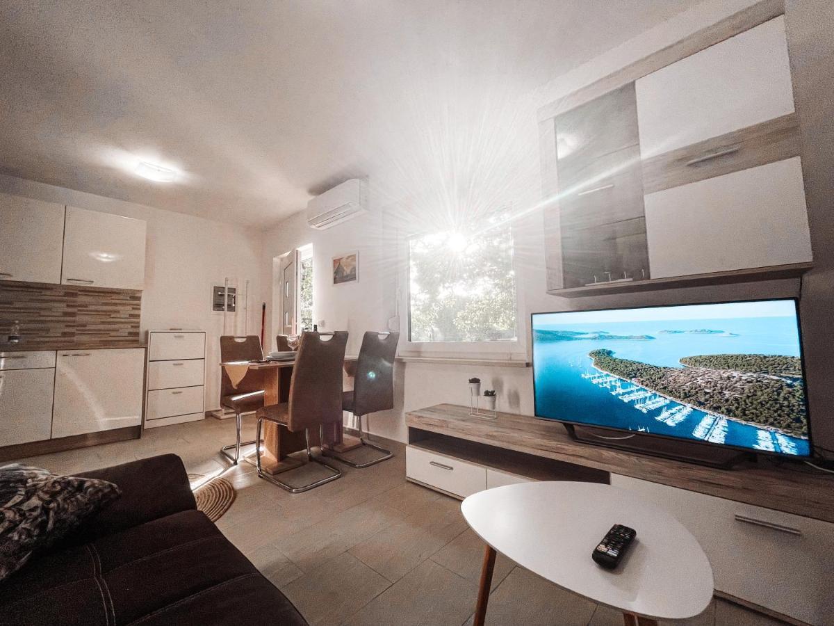 Zgornje Skofije Riad Apartments מראה חיצוני תמונה