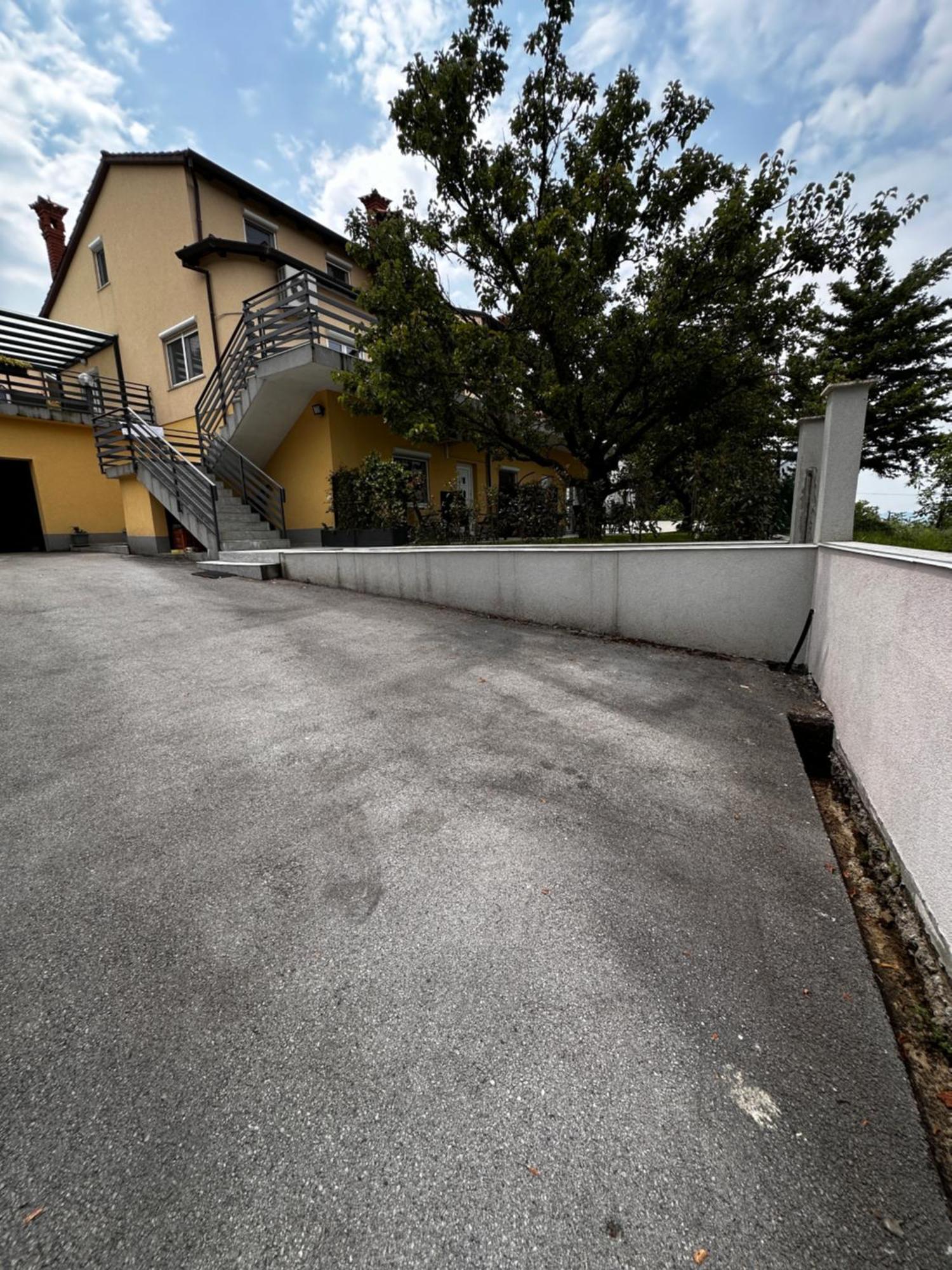 Zgornje Skofije Riad Apartments מראה חיצוני תמונה