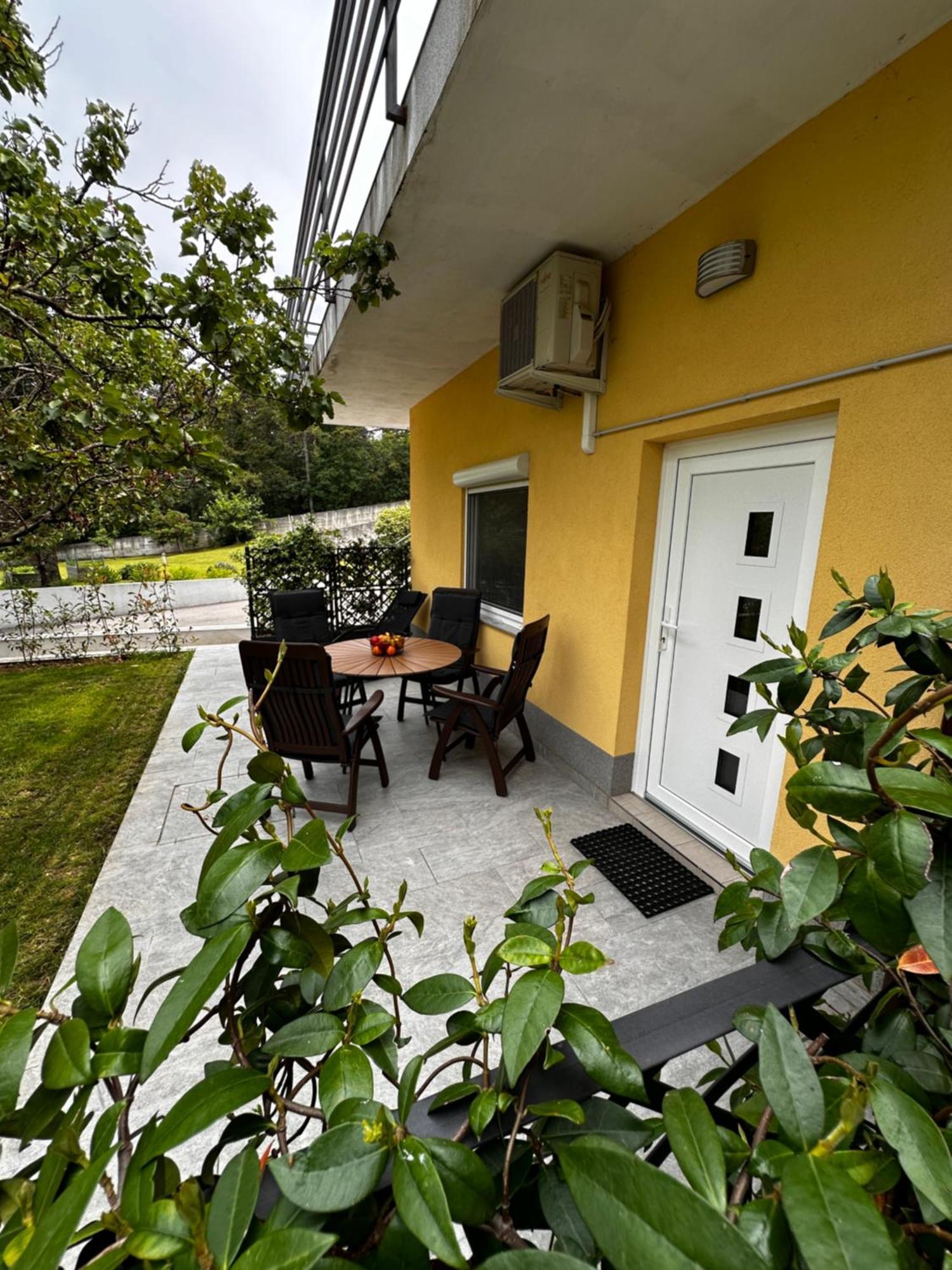 Zgornje Skofije Riad Apartments מראה חיצוני תמונה